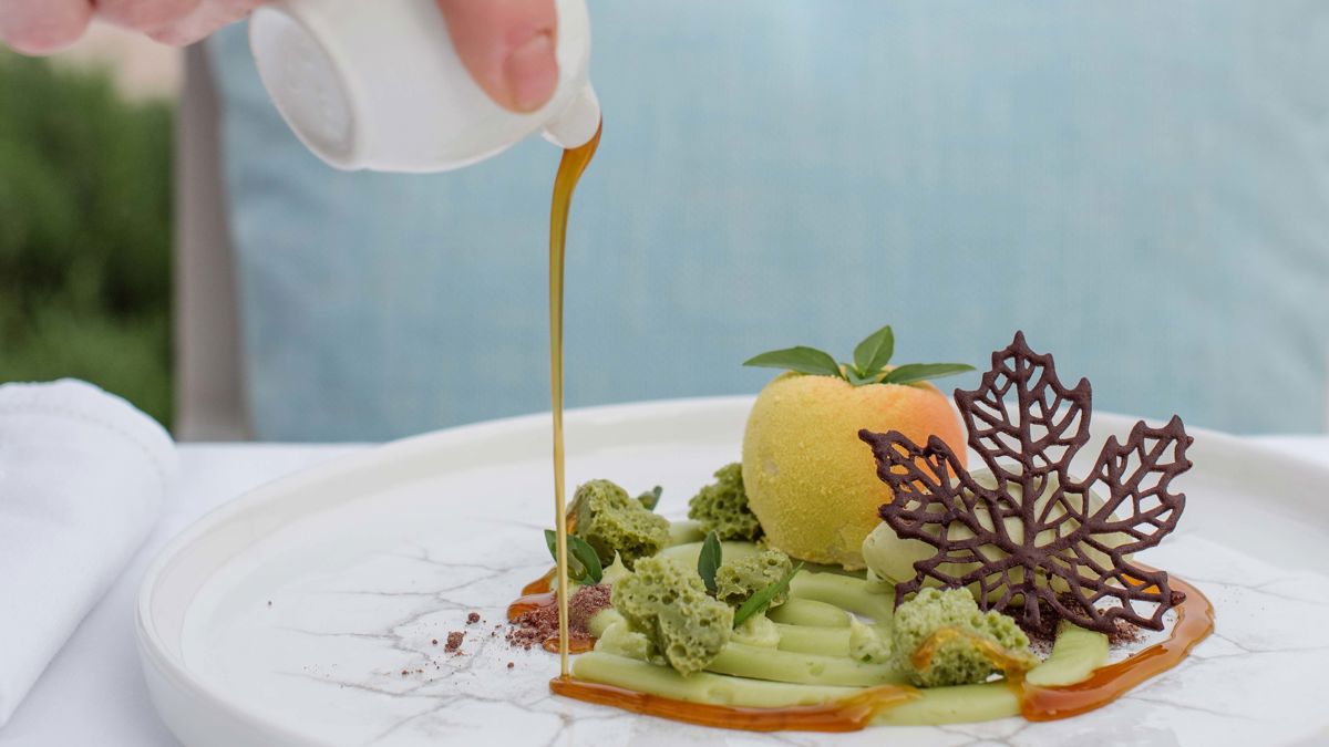Peach dessert plate